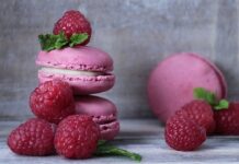 Ile wyrabiać ciasto drożdżowe w mikserze planetarnym?