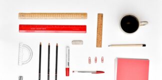 Dlaczego zszywacz zszywa na zewnątrz?