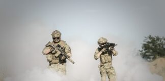 Jak strzelać z rury wydechowej?